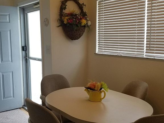 4th image of 434 Beach Park Ln #178