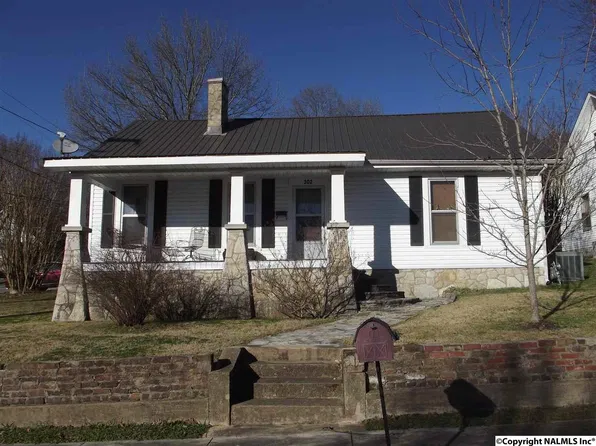 302 Green St, Fayetteville, TN 37334