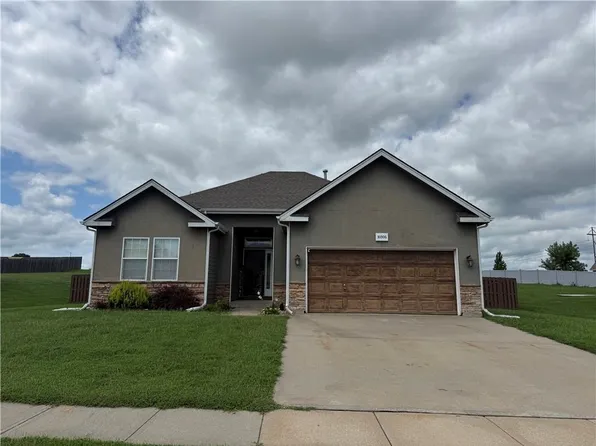 16906 Tucker Ct, Basehor, KS 66007