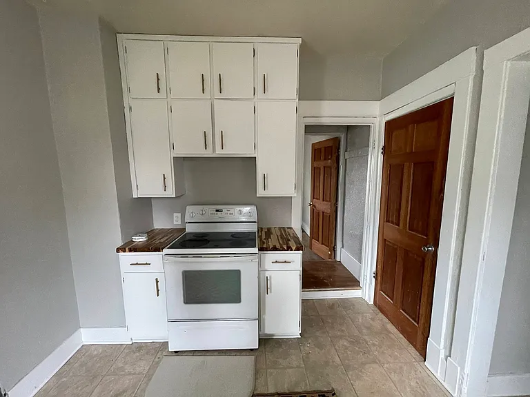 605 SW Walnut St — Photo 10