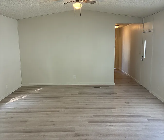 1305 N Floyd St #50 — Photo 3