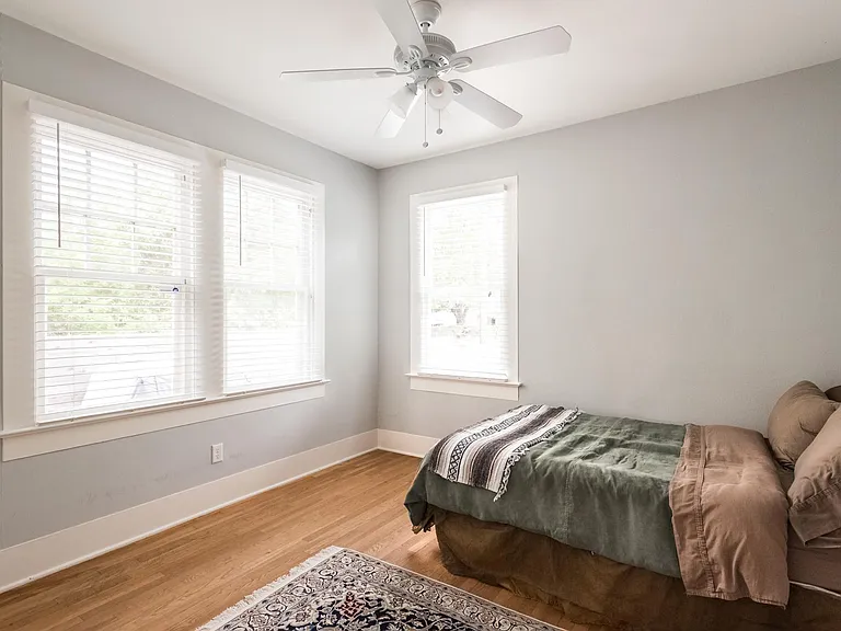 6611 Grover Ave — Photo 7