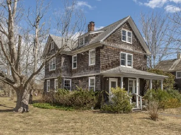 https://photos.zillowstatic.com/fp/26262de8e48f2ff77b99327067e856ee-p_e.webp