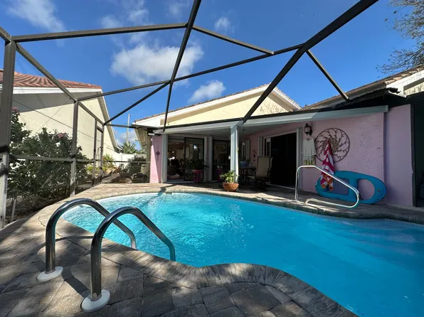 1315 Naples Lake Dr #101, Naples, FL 34104