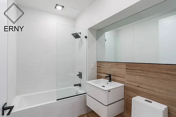 Rented by Pinn Realty | media 7