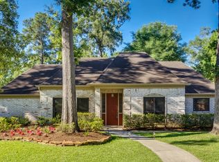 27 Windsor Dr, Conroe, TX 77304
