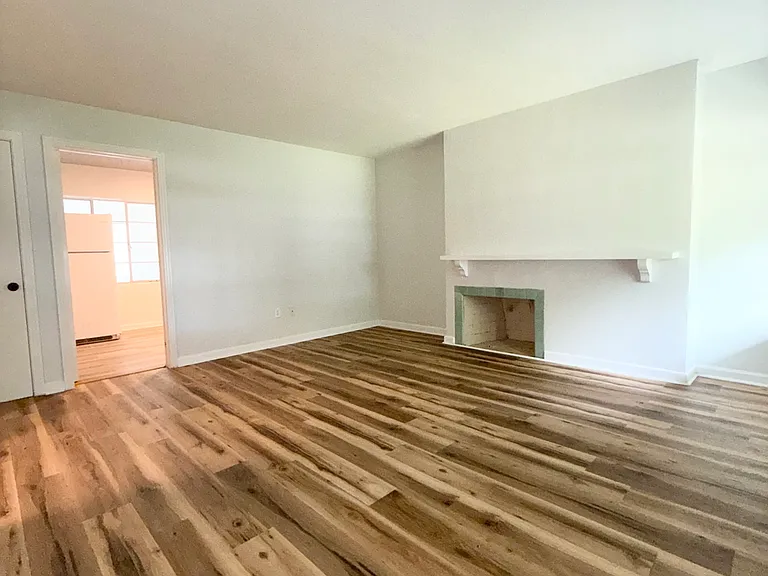 1016 Alba Dr #1016 — Photo 2