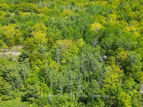 4th image of 408 Bay Rd