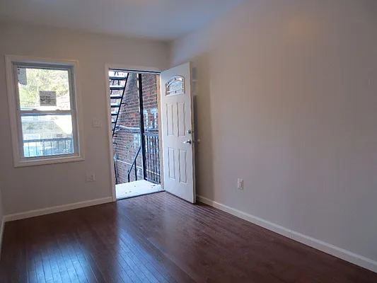 Rented by Parlor Real Estate Corp | media 7