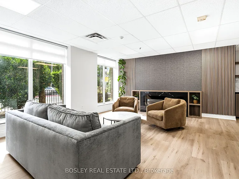 140 W Bathurst St #803 — Photo 29