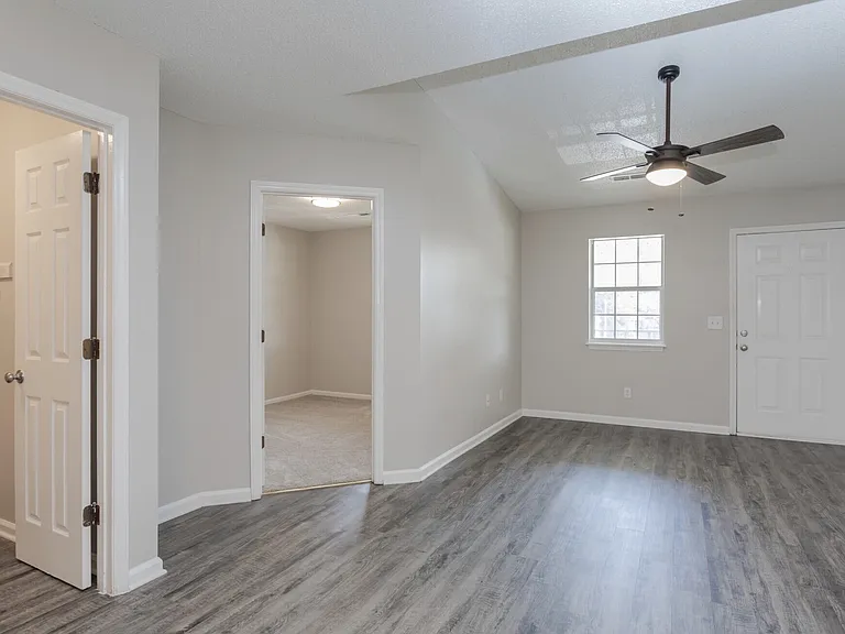 The Avery Apartments — Photo 12