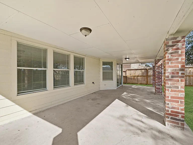 21619 Knightsbrook Ln — Photo 21