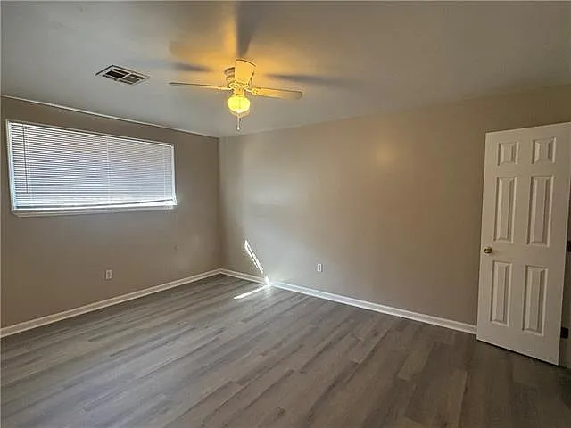 6025 Wales St — Photo 8