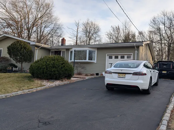 18 Midland Rd, Edison, NJ 08820