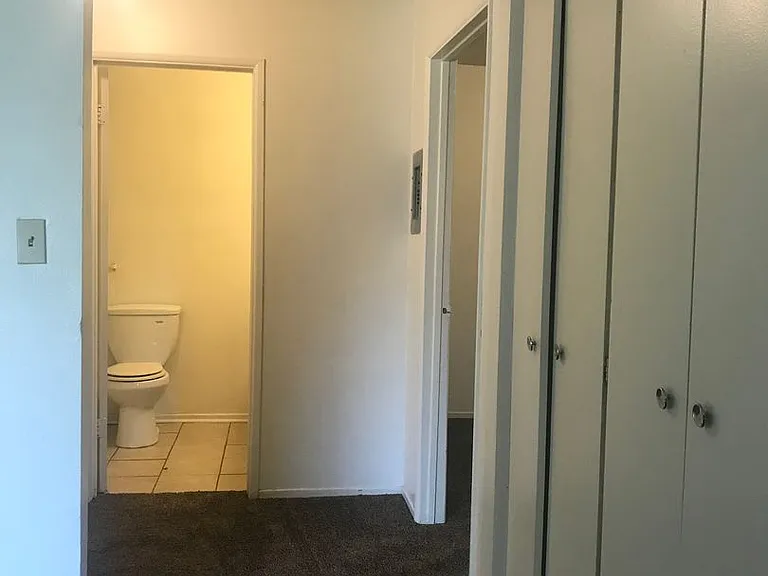25380 Park Ave — Photo 13
