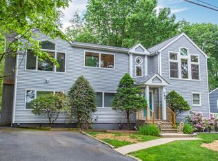 286 Carentan Rd, Hopatcong, NJ 07843