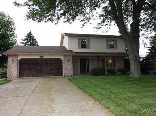 6310 Paddock Ln, Saginaw, MI