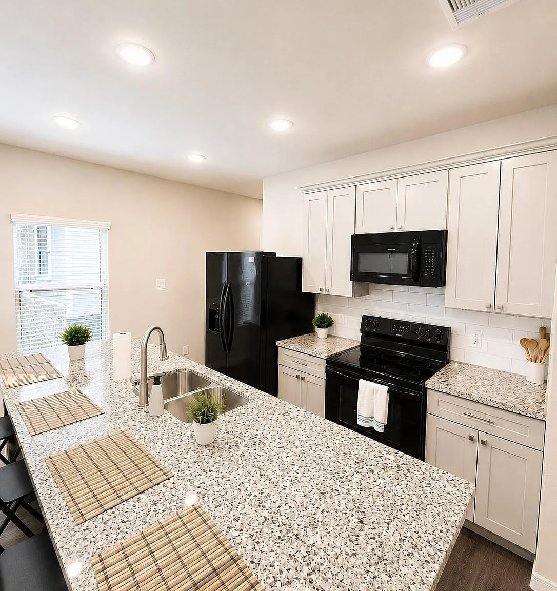 2 bed, 2.0 bath, 1000 sqft, $1,200 — Photo 2