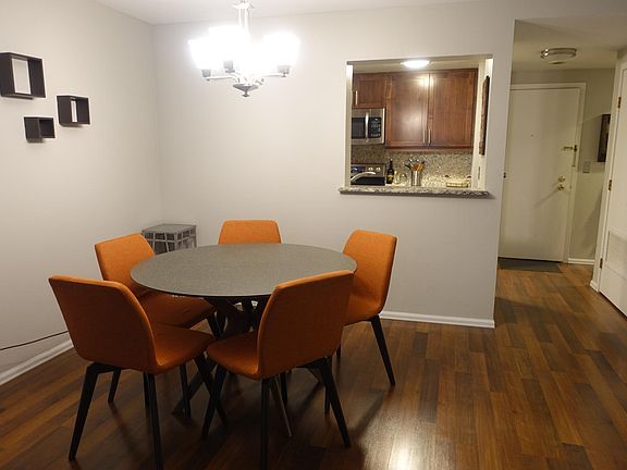 5th image of 800 N Pearl St APT 109