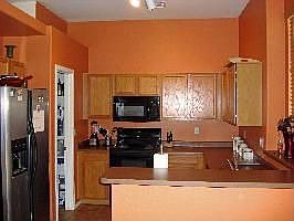 Kitchen Breakfast Bar