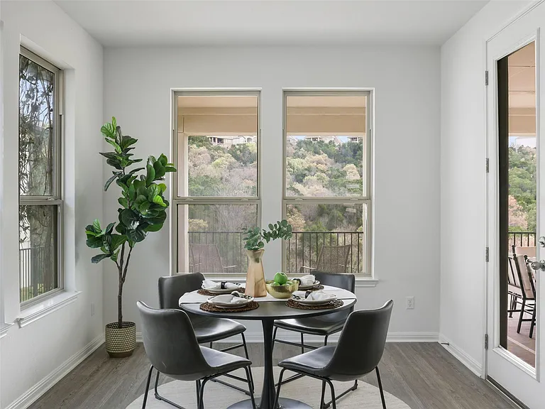 1328 Brescia Walk — Photo 11