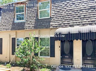 905 S Ripple Creek Dr, Houston, TX 77057