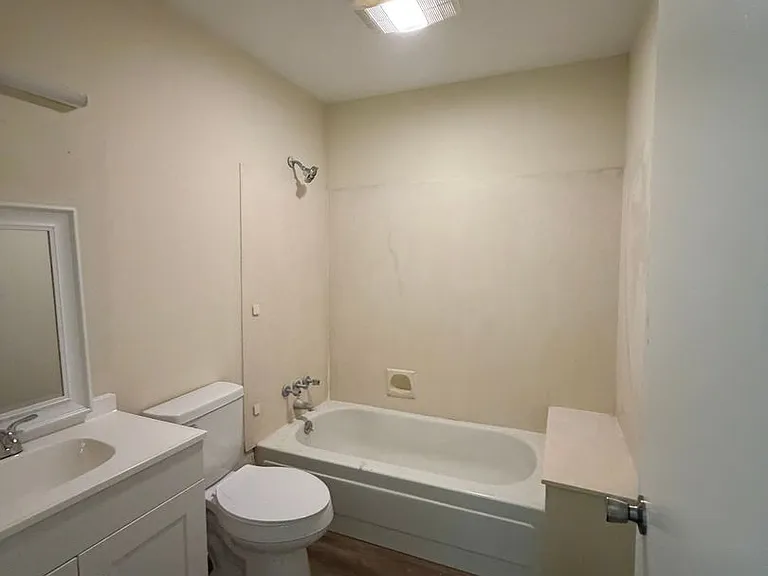 7724 Bles Ave — Photo 8