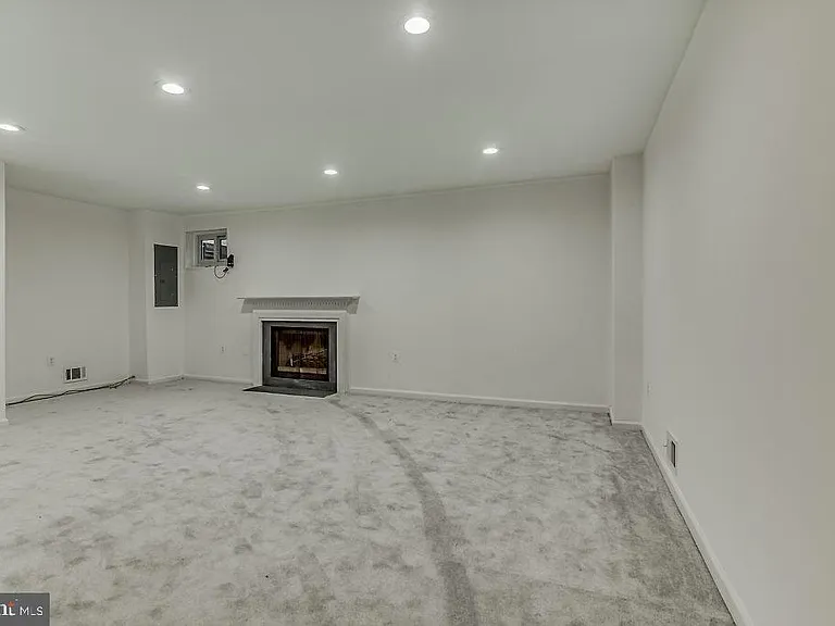 2866 Yarn Ct — Photo 32