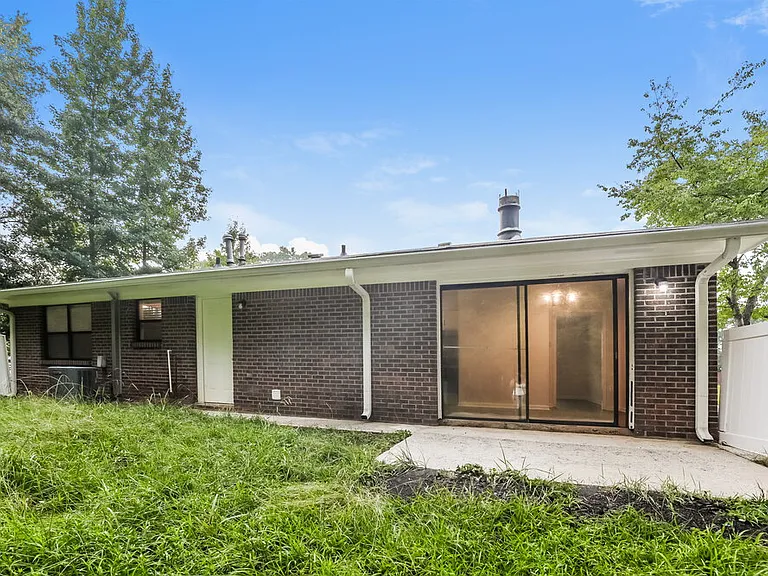 5 Silverwood Dr — Photo 16