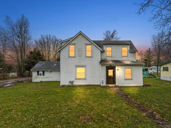 316 E Elk St, Odell, IL 60460