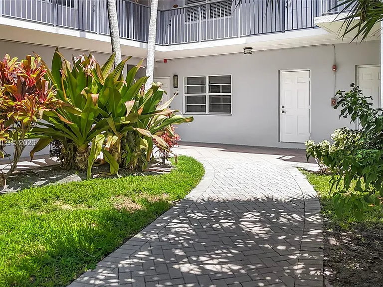 2600 S Ocean Dr #S102 — Photo 2