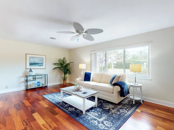 8005 142nd St, Sebastian, FL 32958