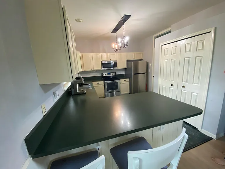 5628 Versailles Ave — Photo 13