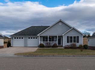 62 Autumn Bluff Dr, Weyers Cave, VA 24486