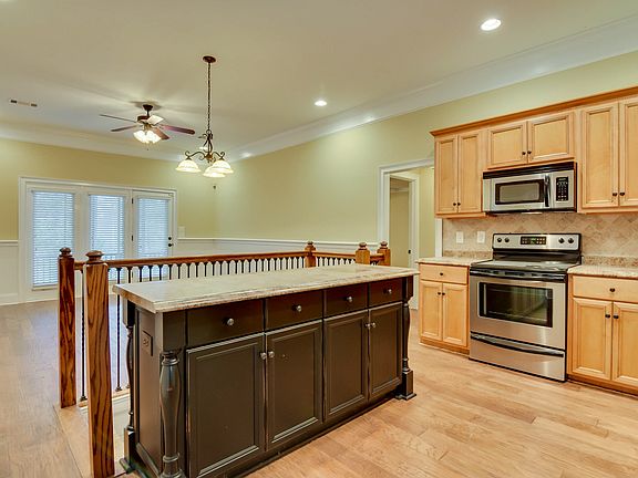 4th image of 5568 Dogwood Dr NE