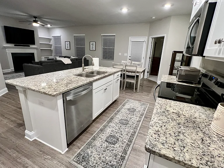 4612 Grove Manor Dr — Photo 2