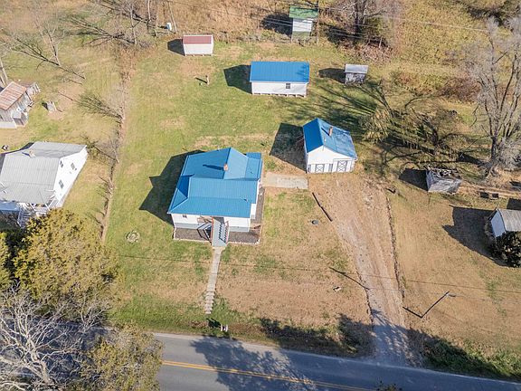 2nd image of 854 Den Hill Rd