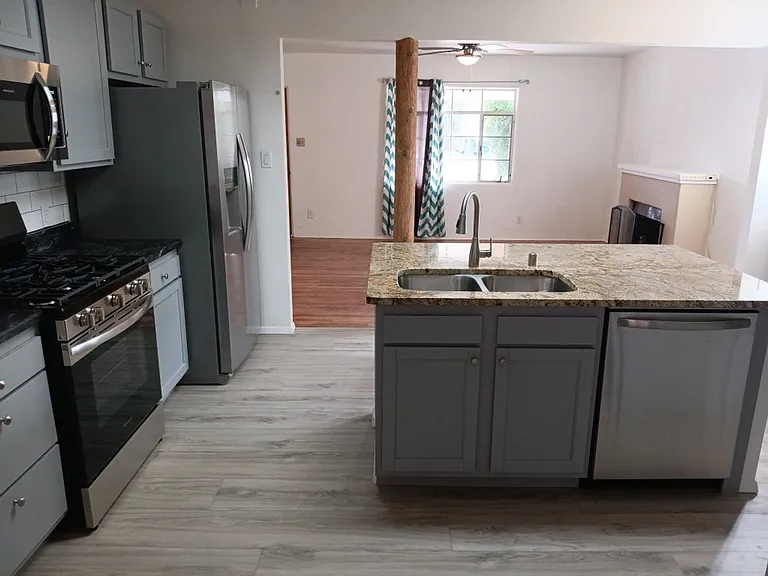 2719 Santa Cruz Ave SE — Photo 5