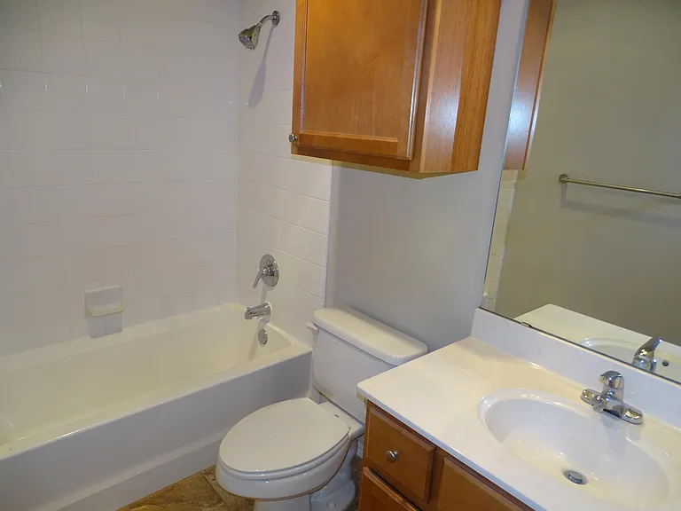 2106 Main St — Photo 8