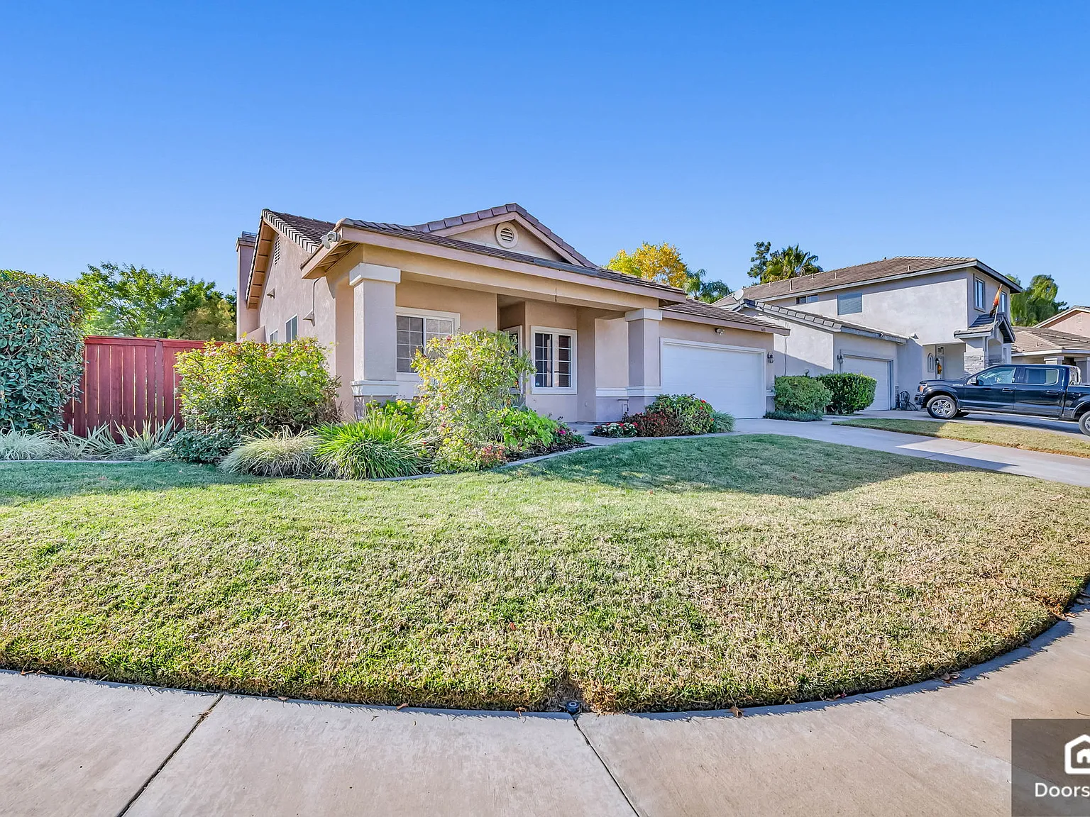3 bed, 2.0 bath, 1342 sqft, $3,100 — Photo 1