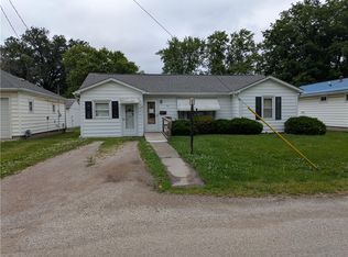 409 E Adams St, Paris, IL 61944