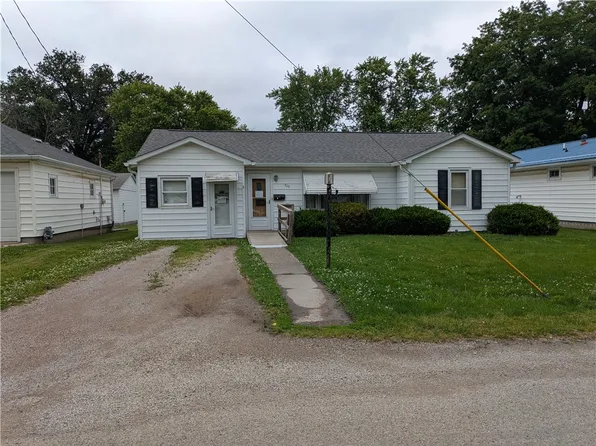 409 E Adams St, Paris, IL 61944
