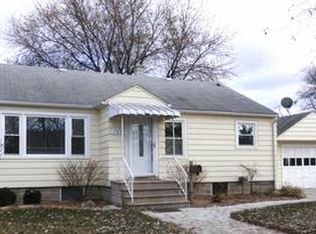 709 Ash St, Essexville, MI