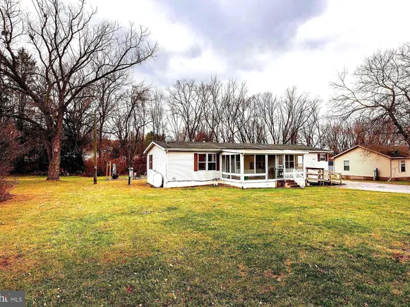 5576 Umbletown Rd, Gap, PA 17527