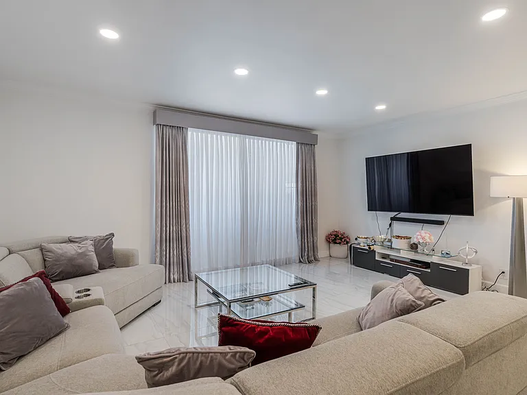 321 S San Vicente Blvd #903 — Photo 8