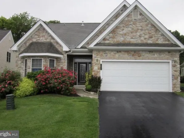 158 Glenmoor Cir N, Palmer Twp, PA 18045