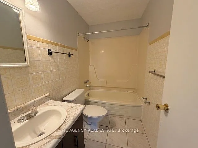 76 Vanier Dr #302 — Photo 7