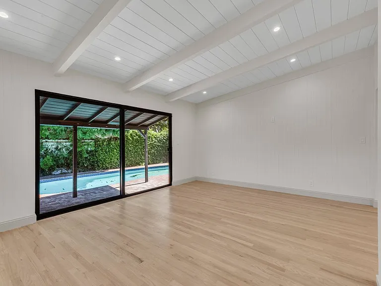 4316 Bellaire Ave — Photo 14