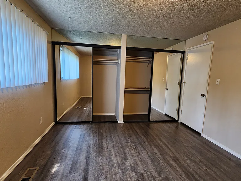 2217 Harrison Ave — Photo 11