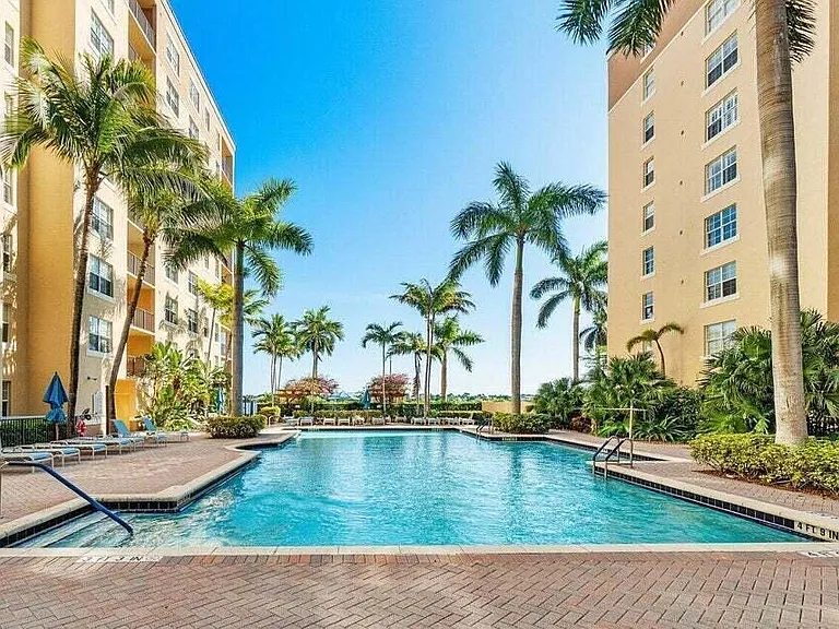 1805 N Flagler Dr #107 — Photo 7